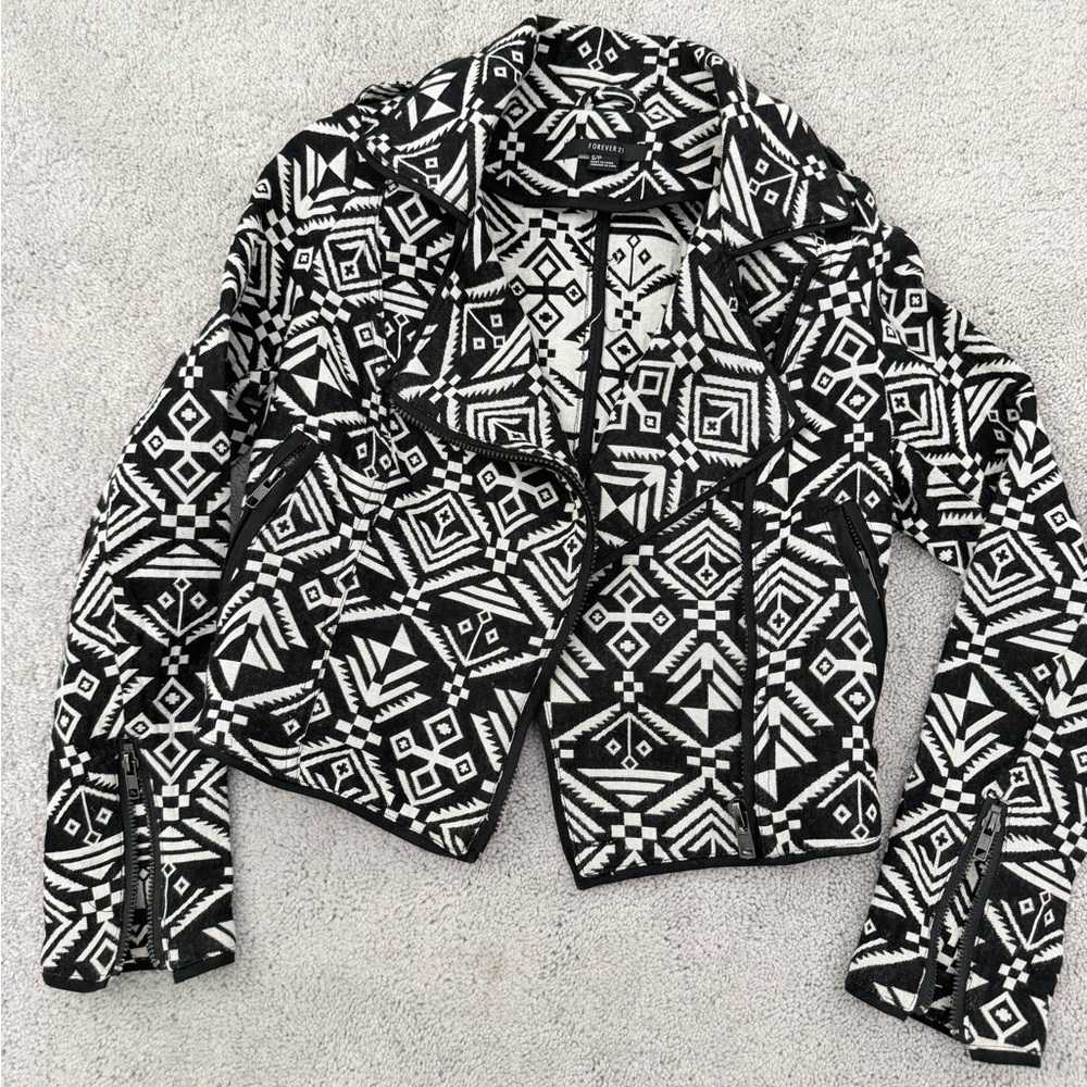Forever 21 jacket black and white